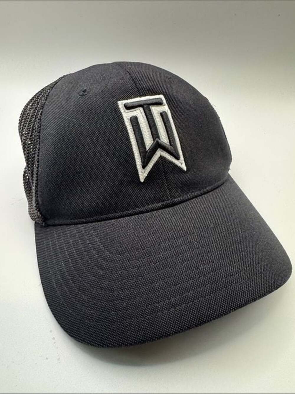 Nike Tiger Woods TW VRS 20XI Golf Hat Black FlexFit
Mesh L/XL